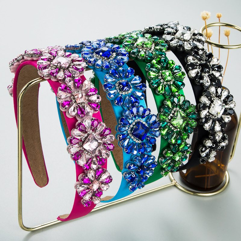 Street Fashion Photo - Modisches Haarband-Set mit farbigen Diamanten Hochwertiges