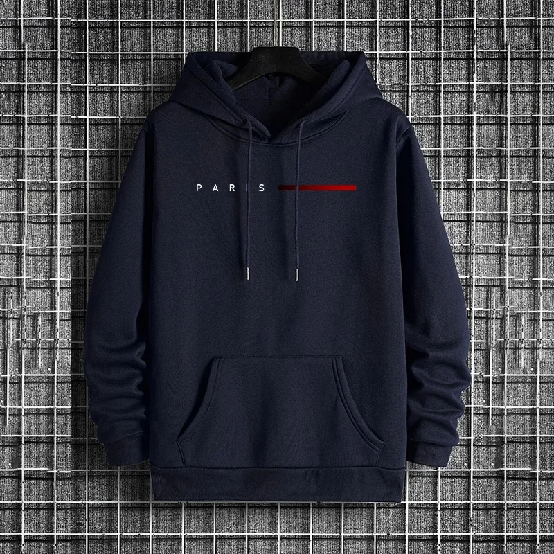 Street Fashion Paris 2025 - Trendiges Herren-Kapuzenpullover 2025, urbaner Street-Style, Paris,