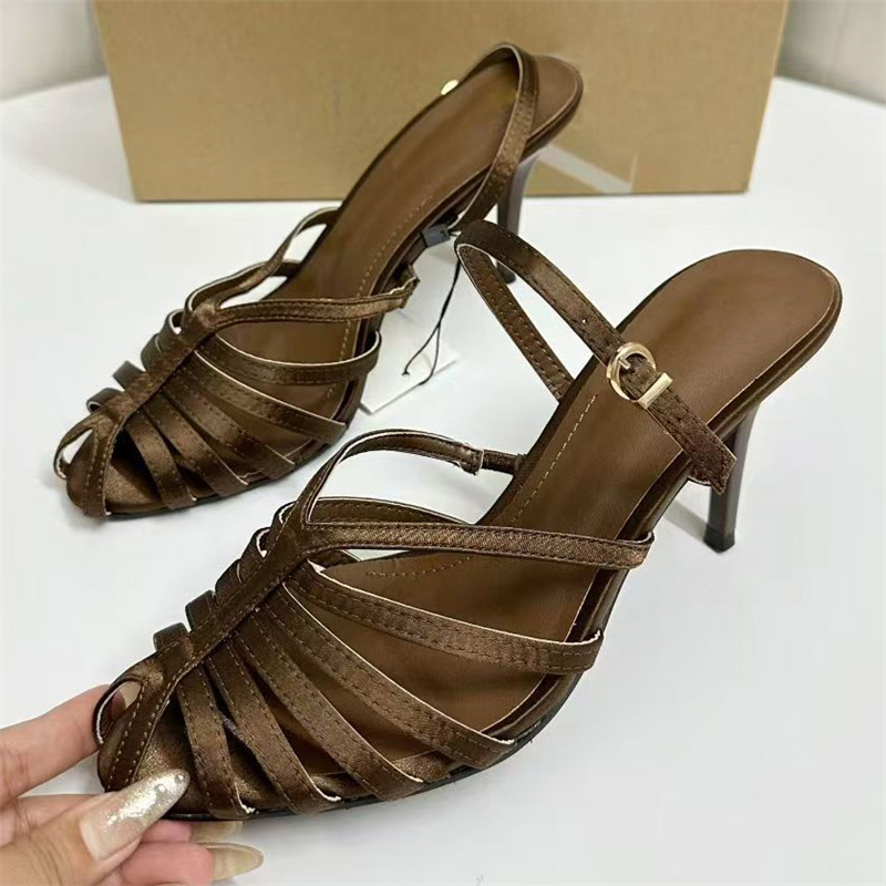 Street-Style Peeptoe-Sandalen  – Street Fashion Rome Bewertung und Preis