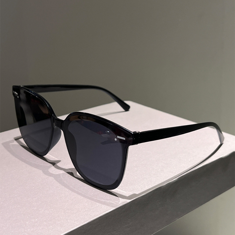 Herren Luxus Schwarze Cateye-S – Street Fashion Photo Bewertung und Preis